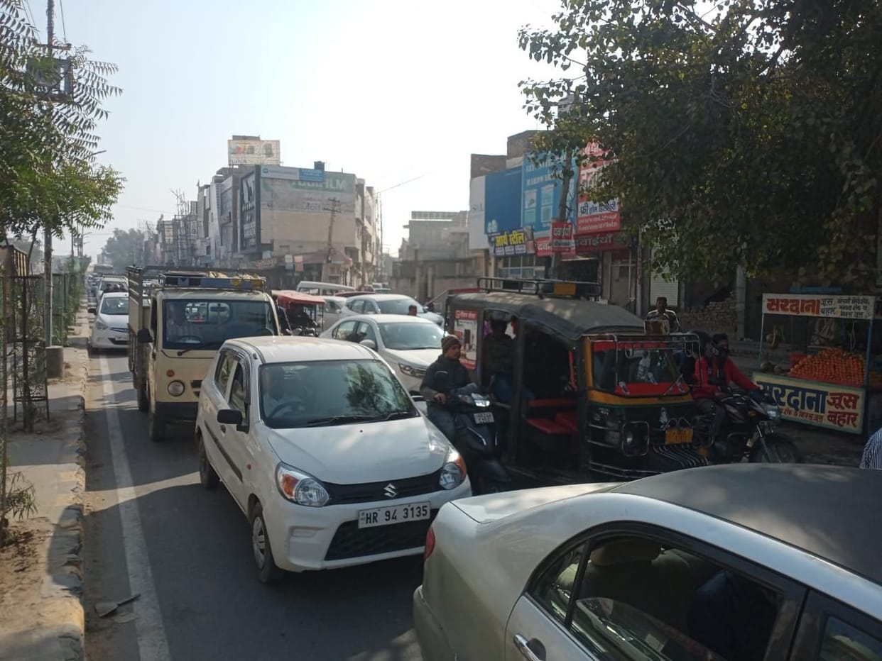 Four colleges, two big schools and civil hospital inside the city but no city bus facility, the pockets of students and passengers are getting loose.
