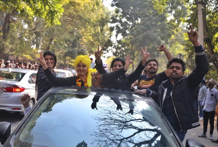 Chandigarh Corporation Elections: Aam aadmi party is in winning situation  
