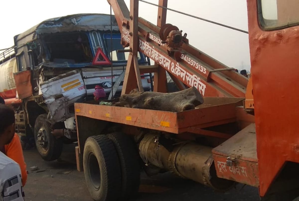 two killed after Uncontrolled tanker collides with overbridge railing in Deoria