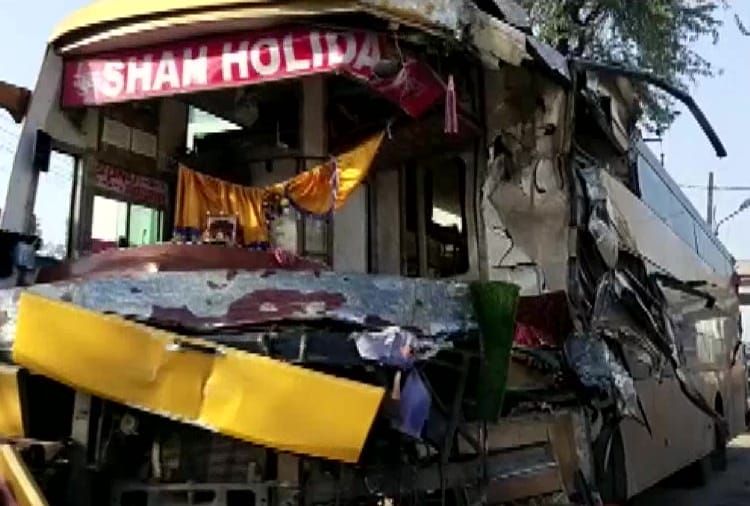 Road Accident in Ambala Today: 3 Buses Going from Katra to Delhi Collided in Ambala, Five Persons Died