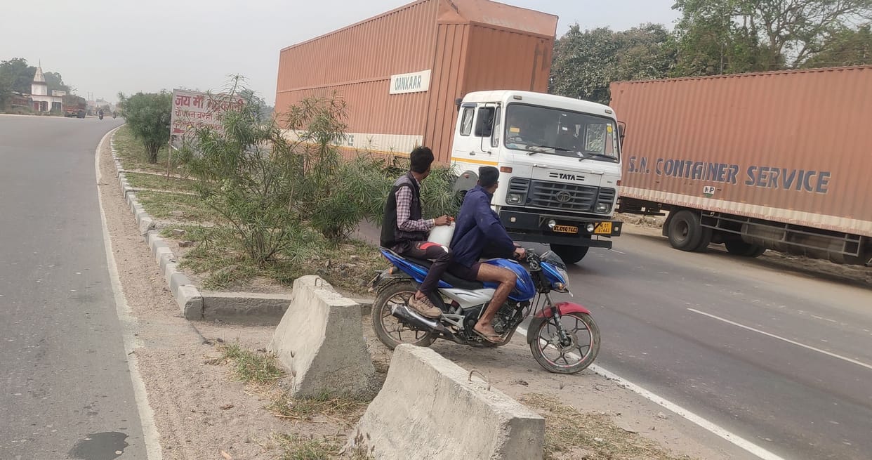 fathepur news,Illegal cuts of 'death' again opened on the highway
