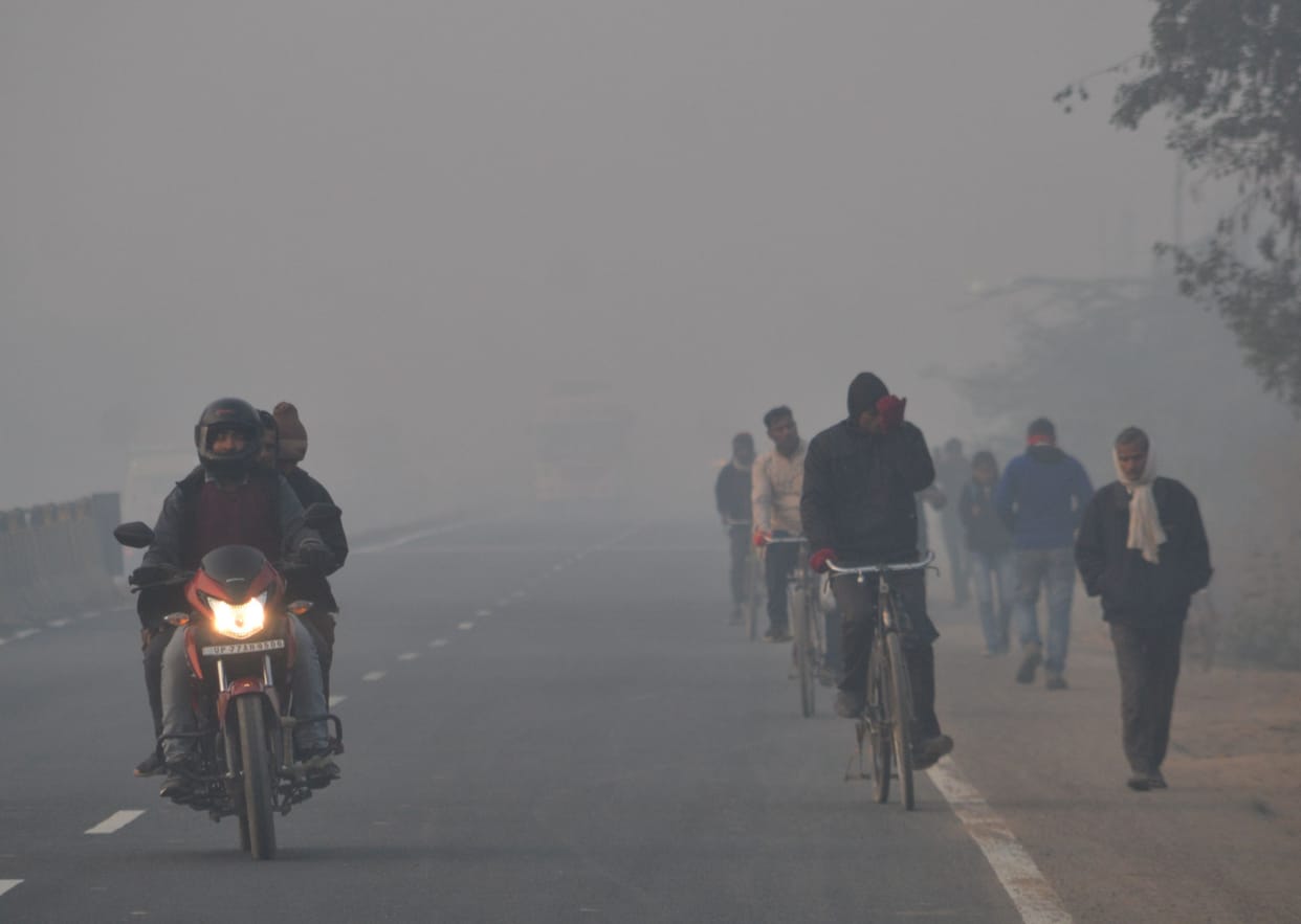 No relief from cold in Kanpur dehat, speed of vehicles stopped due to fog