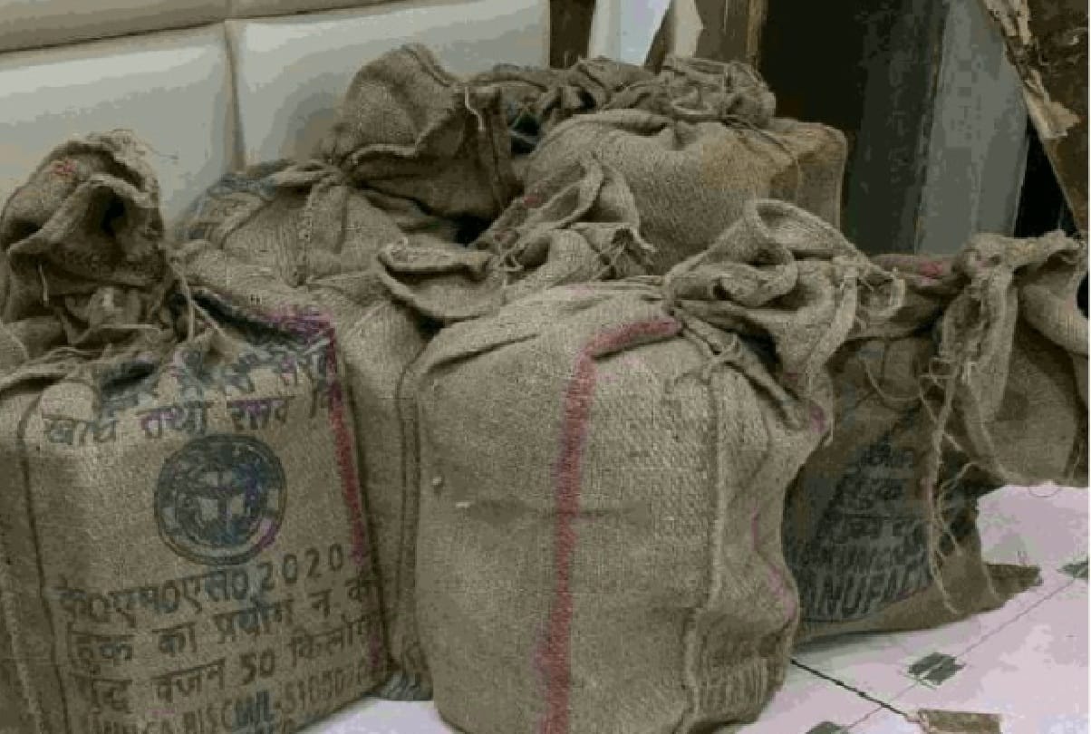 kanpur income tax raids perfume businessman piyush jain kanpur raid on premises of perfume trader Piyush Jain
