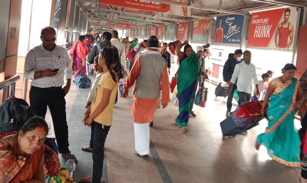 Passengers don't care about masks nor social distancing