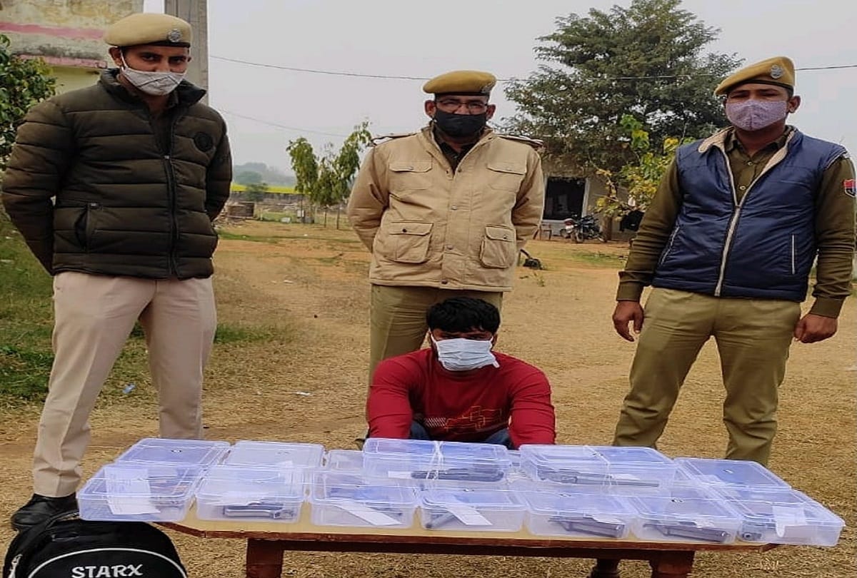 Rajasthan police arrested six crooks planning bank robbery