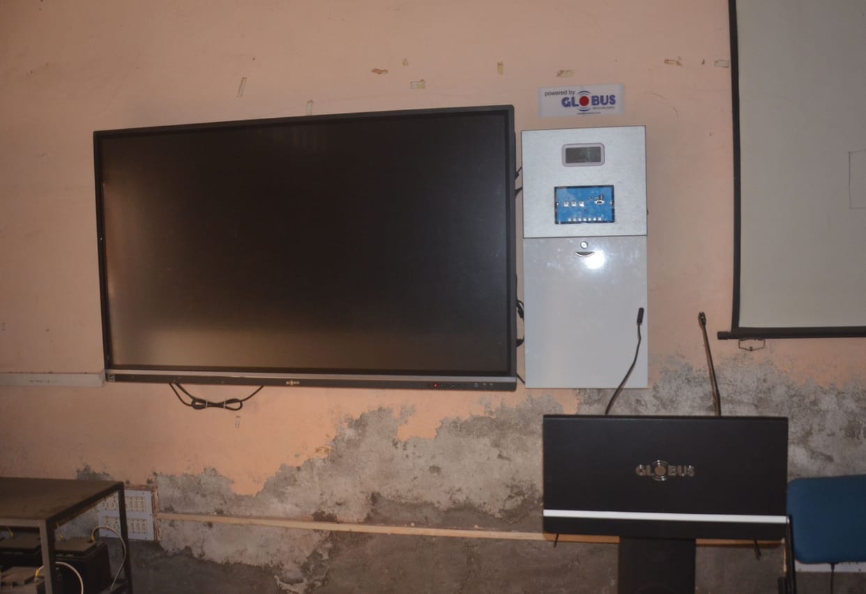 Now students in government schools will study on smart digital board