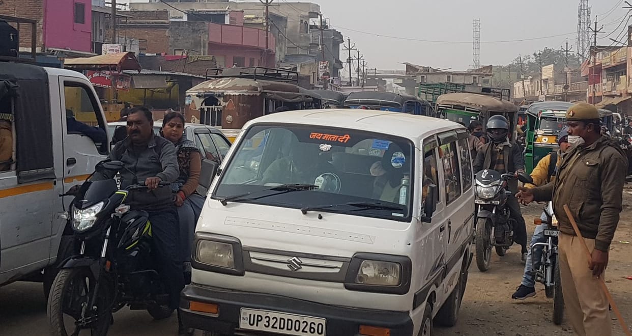 The stage started getting ready for the meeting of the Chief Minister