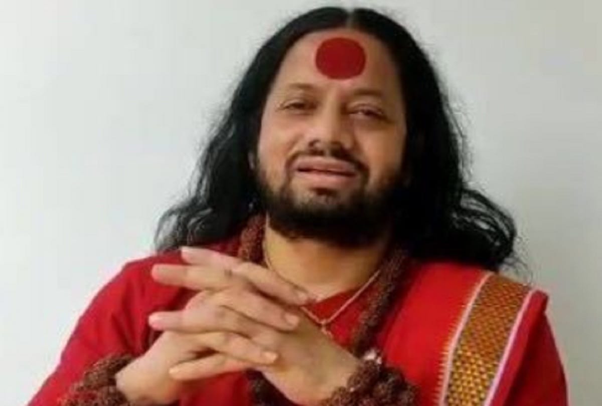 religious leader Kalicharan maharaj used an abusive words against Mahatma Gandhi  in dharma sansad