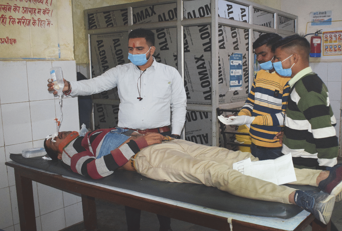 man who tried to commit suicide outside CM residence again drank poisonous substance in mainpuri