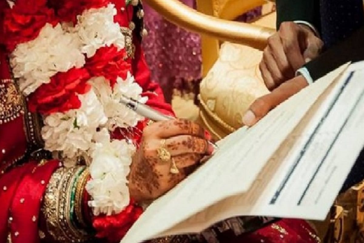 UP News: A man was going to second marriage with other woman but police arrested to accused