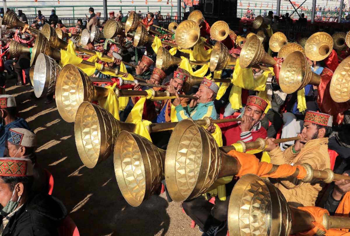 PM modi rally Glimpses in pictures: Paddal resonated with musical instruments, Natis also became an attraction, special Himachali dishes served