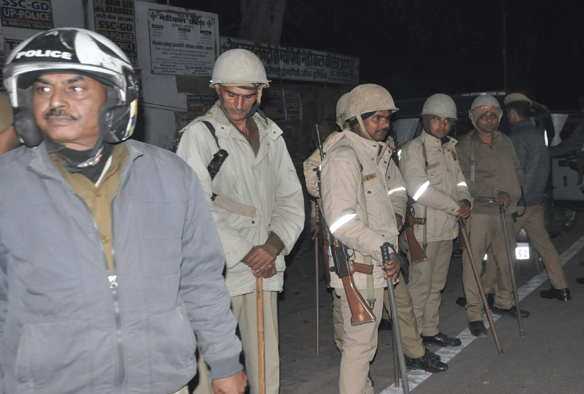 ten accused arrested in case of attack on Seva Bharati office in agra