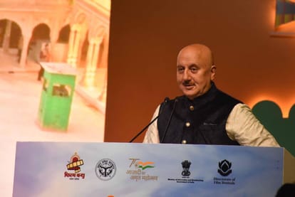 Kashi Film Festival started with Chanakya and Chandragupta drama, Kailash Kher awakened Shiva's light in varanasi