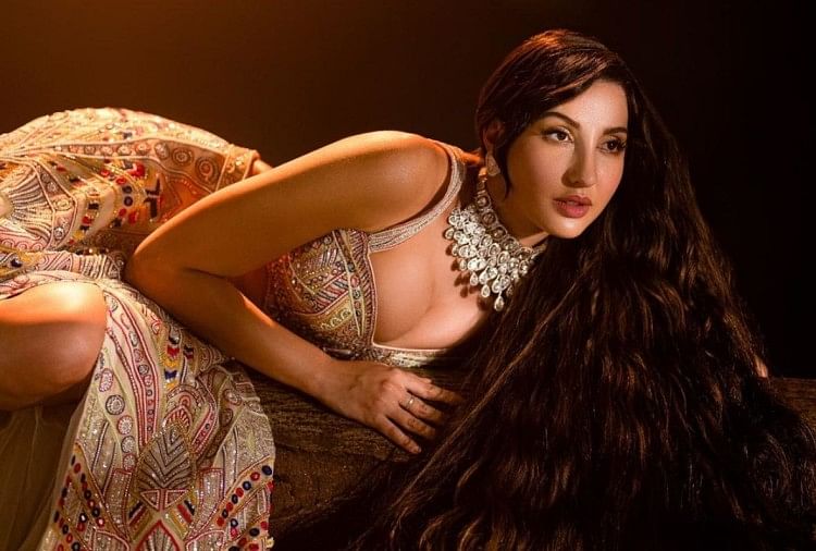 Nora Fatehi Bold Look With Thigh High Slit Lehenga In Latest Photoshoot -  Amar Ujala Hindi News Live - Nora Fatehi:नोरा फतेही ने लहंगे में दिखाया  बोल्ड अंदाज, तस्वीरें हो गईं वायरल