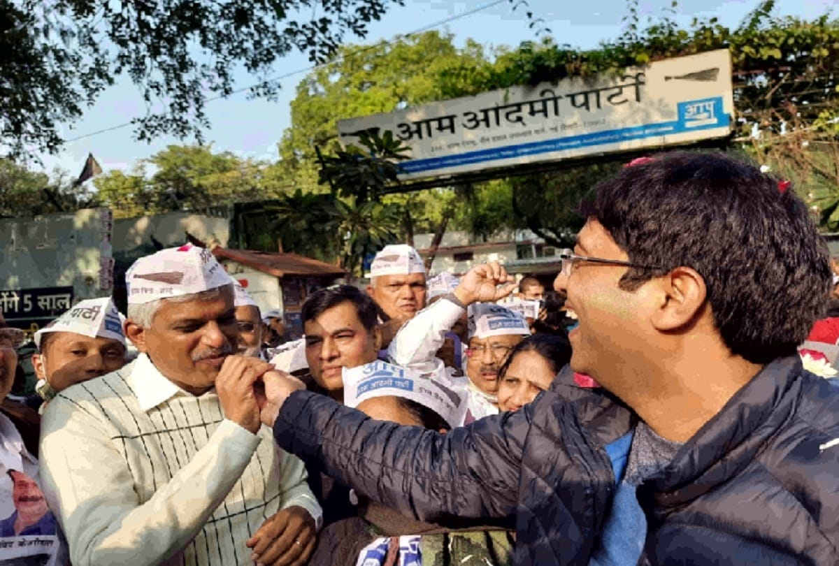 arvind kejriwal told chandigarh corporation elections a sign of change manish sisodia said its effect will also be seen in delhi mcd elections