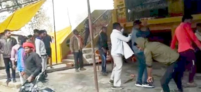 fathepur news,Bullion trader was assaulted after entering the shop, the video went viral