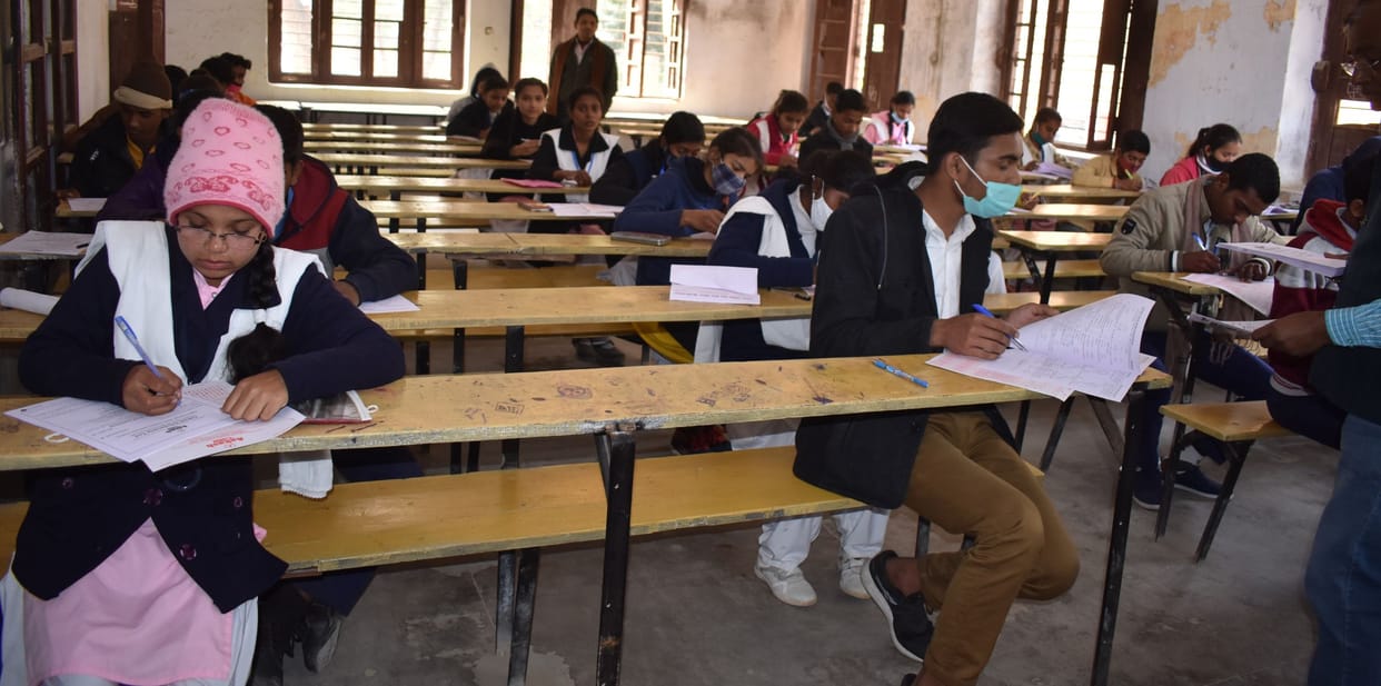 fathepur news,60 candidates absent in free coaching selection test