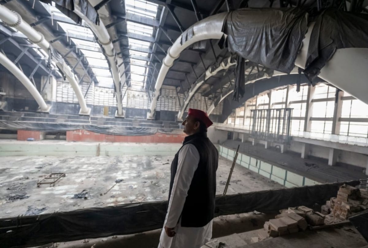 Akhilesh yadav visits JPNIC Lucknow