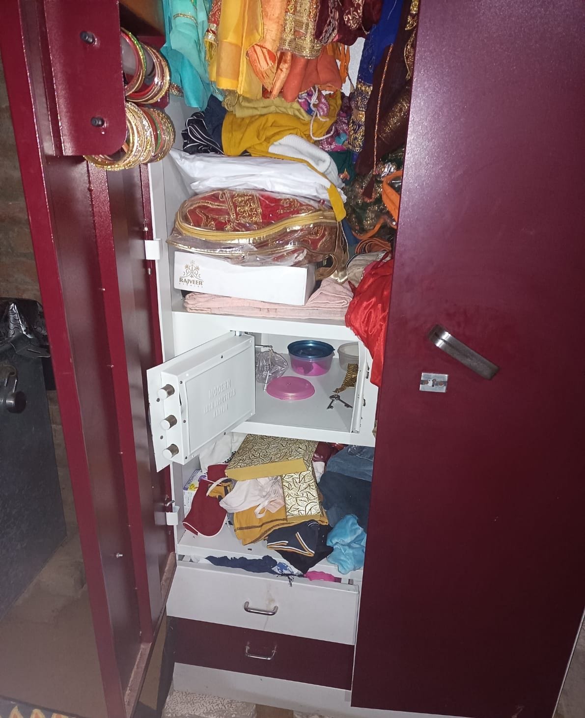fathepur news,Miscreants looted the house of SPG jawan