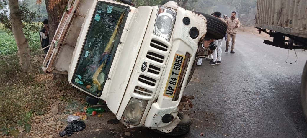 Uncontrollable pickup on Kusmara Mainpuri road trampled three-year-old innocent, died