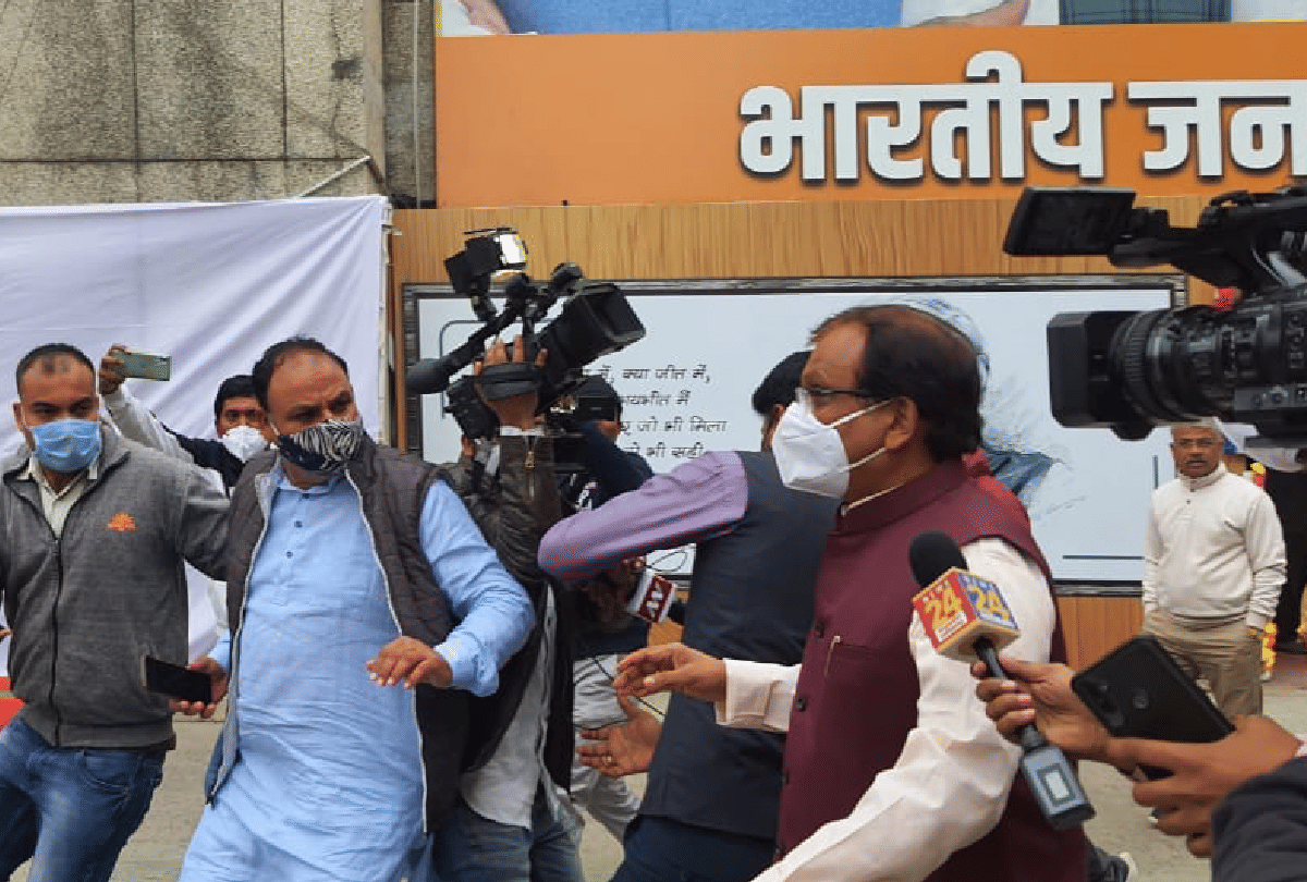 600 crore scam in MP: Damor has no answer over the allegations, ran away from media in Bhopal