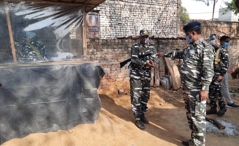 Hathras: After reaching Chandpa, the CRPF officer saw the security arrangements