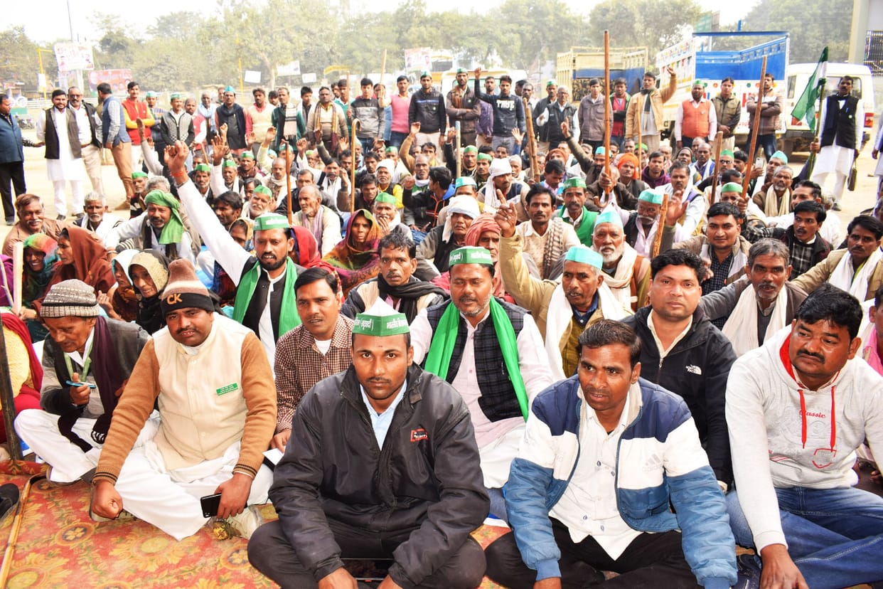 Officials arrived to hold talks on the warning of Jail Bharo movement