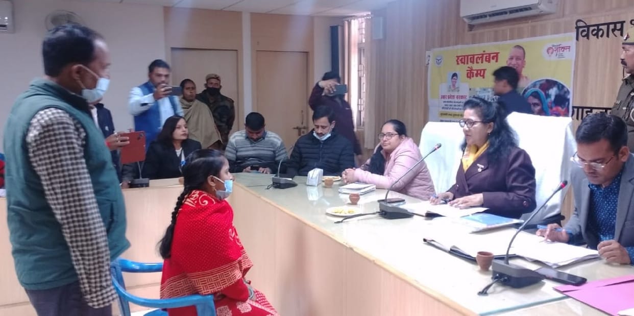 Member of the Women's Commission heard the cases of domestic violence