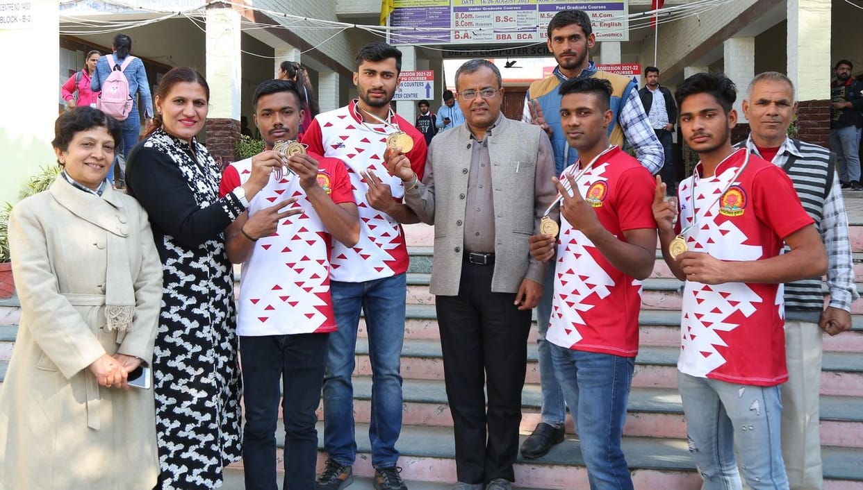 Eight medals won in athletics, warm welcome on return