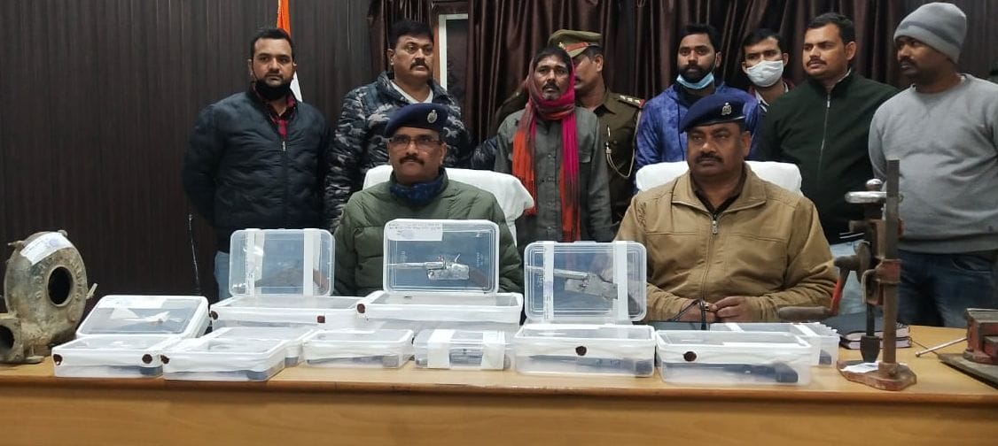 fathepur news,Arms factory busted, firearms recovered