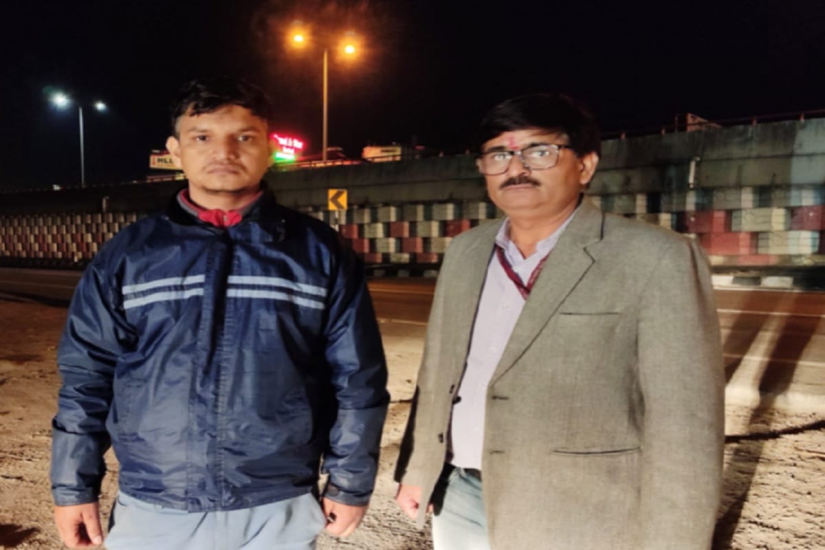 UP Crime: The miscreants robbed bike, laptop and other items from a youth on the Delhi-Meerut highway