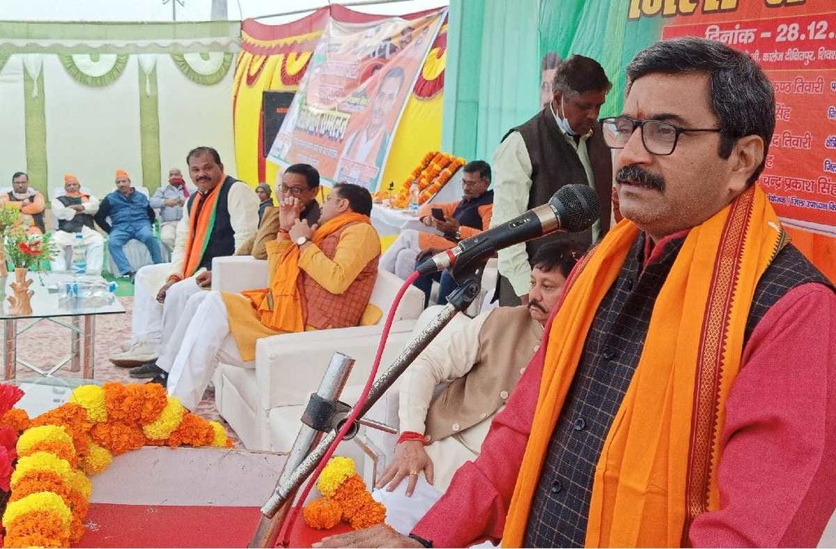 UP Yogi Govt 2.0 Cabinet Many leaders including Siddharthnath Singh, Shrikant Sharma, Satish Mahana, Ashutosh Tandon did not get a place in the cabinet