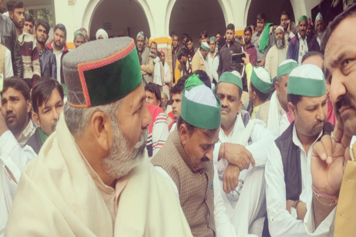 Muzaffarnagar:  Angry BKU workers ruckus over not getting budget for development Muzaffarnagar