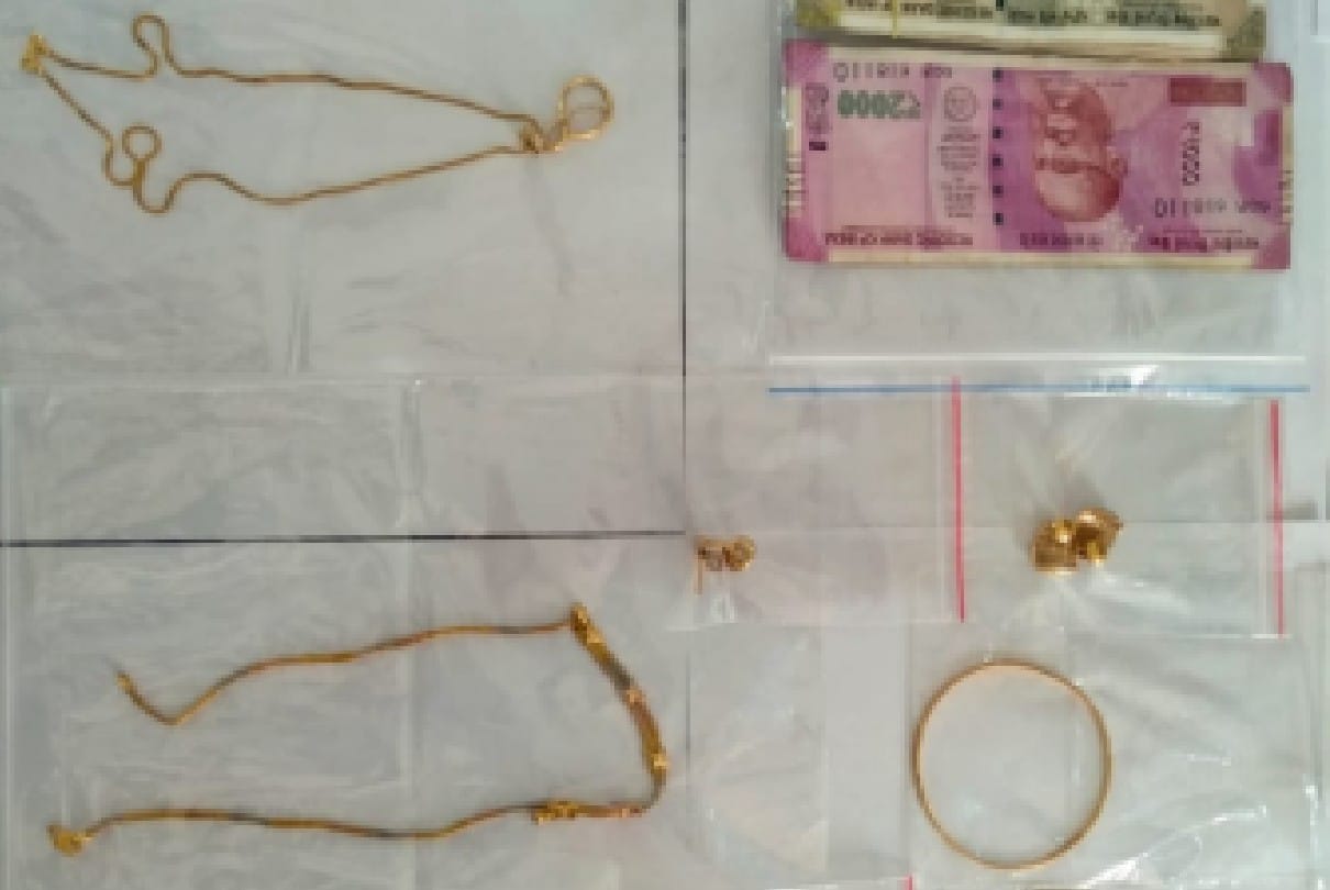 Sehore: Two miscreants entered the procession dancing and singing and took away jewelery worth lakhs, when they went out to sell after a month, the police caught