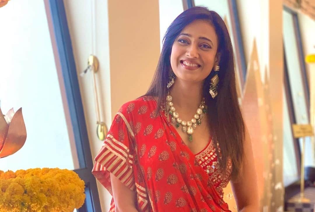 Shweta Tiwari looks ravishing in a red gold ruffle saree worth Rs 38K see pics