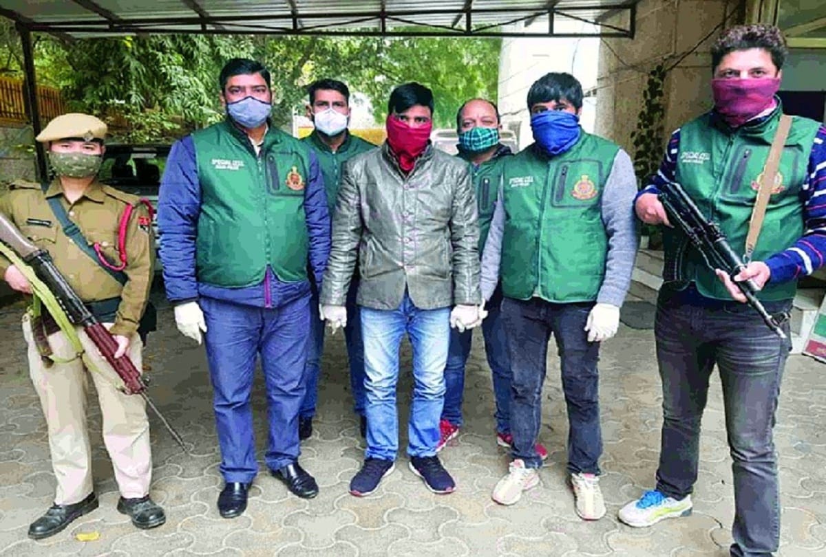 delhi police Special cell arrested the wanted crook in three murder cases