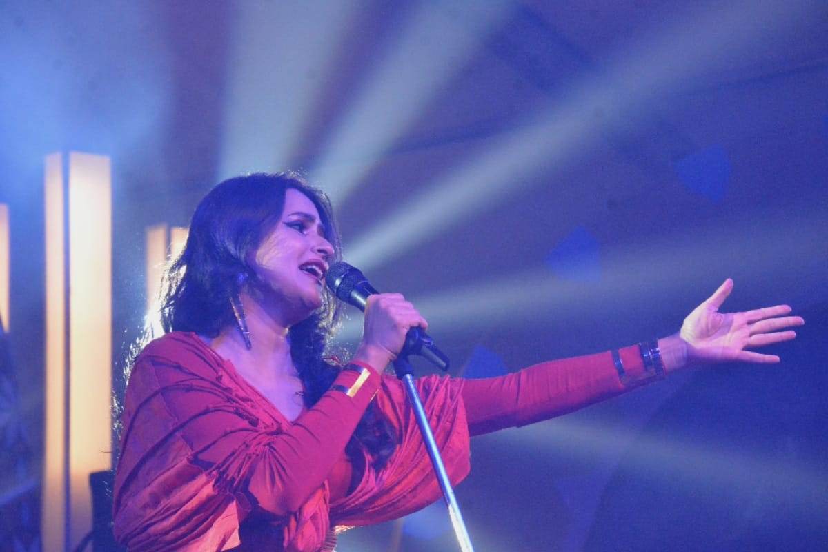 Music Night: Sona Mohapatra performed in Muzaffarnagar, singer B prak  could not attend the prgramme
