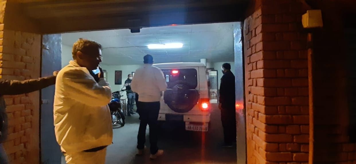 Woman employee arrested for taking bribe of 20 thousand rupees in lieu of getting registered