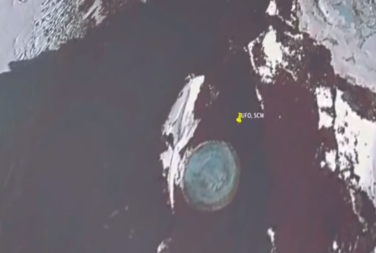Aliens bases in Antarctica Google Earth User Spots Crashed UFO In snow