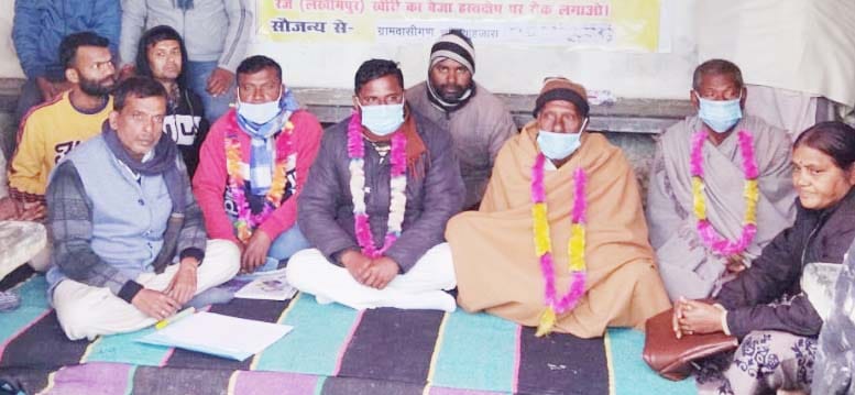 Hunger strike started in Chandia Hazara due to non-availability of help to flood victims