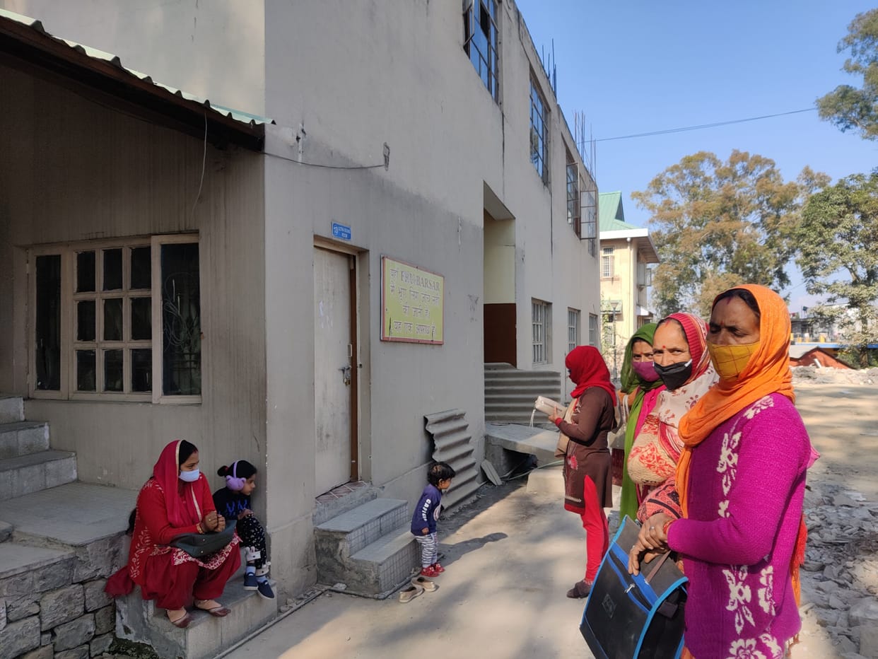 Neither regular ultrasound facility nor gynecologist in Badsar hospital