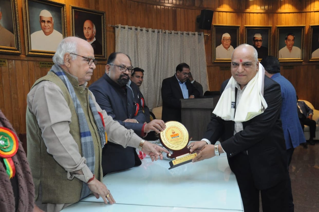 Senior Special Secretary Brij Bhushan Dubey honored with Atal Ratna Samman