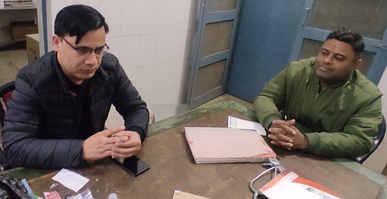 fathepur news,The young man created a ruckus by beating up the doctor in the emergency
