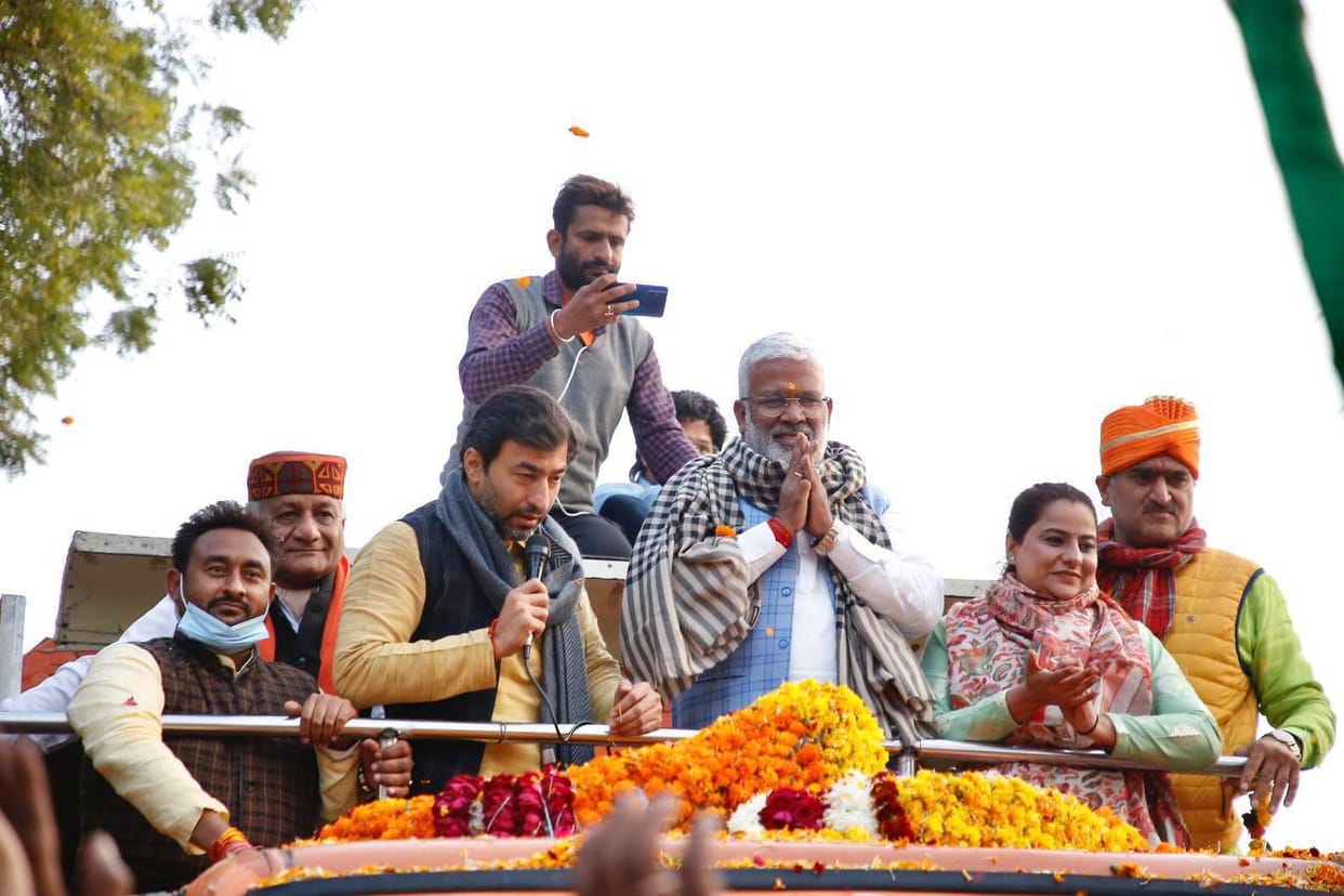 UP Elections 2022 BJP Jan Vishwas Yatra reach Varanasi today road shows will held in five assemblies with swatantra dev singh