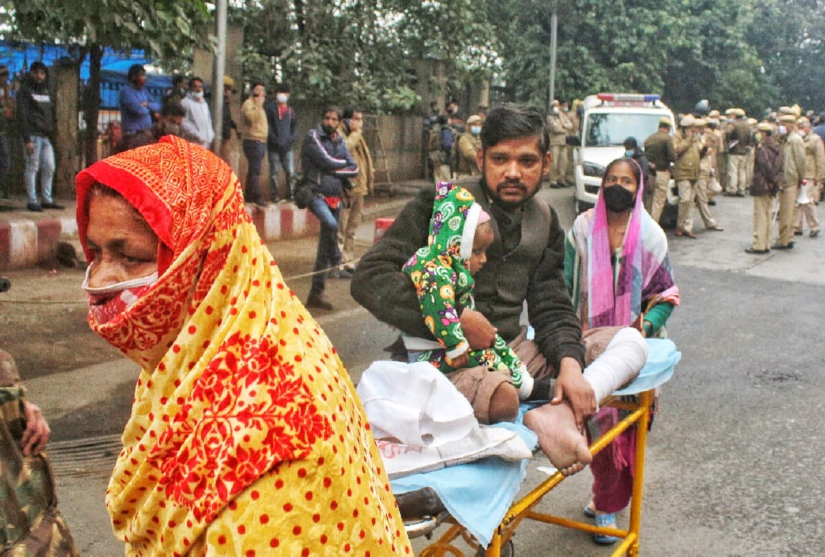 Delhi Doctors strike Patients kept crying throughou day, hospitals gates closed see photos