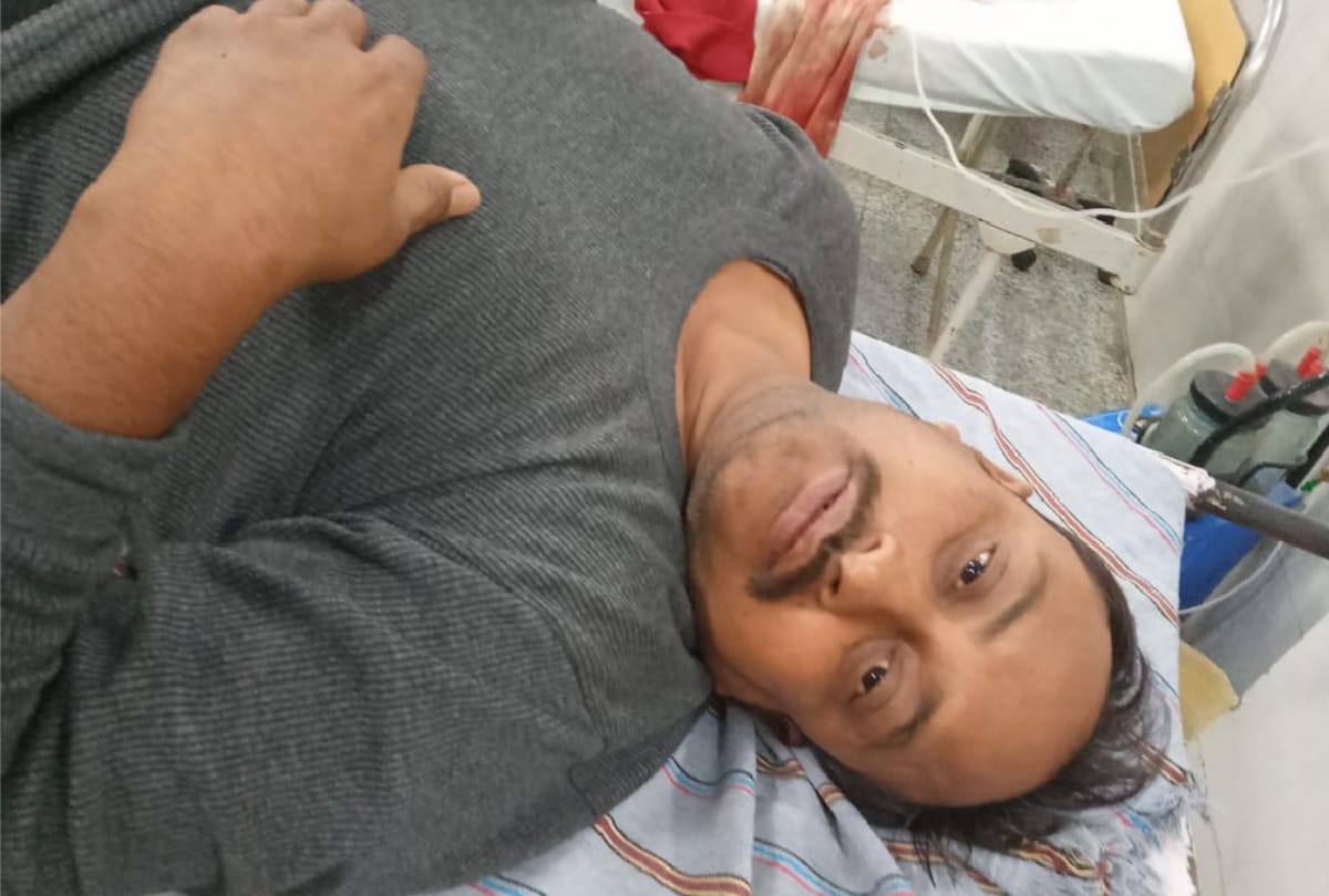 wife went away with son after stabbing stomach of husband in Gorakhpur