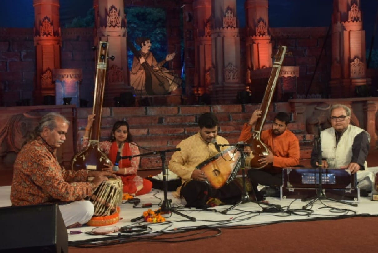 Kashi Vishwanath Nivasi Sangeet Sammelan From 18th November in varanasi with  renowned musicians