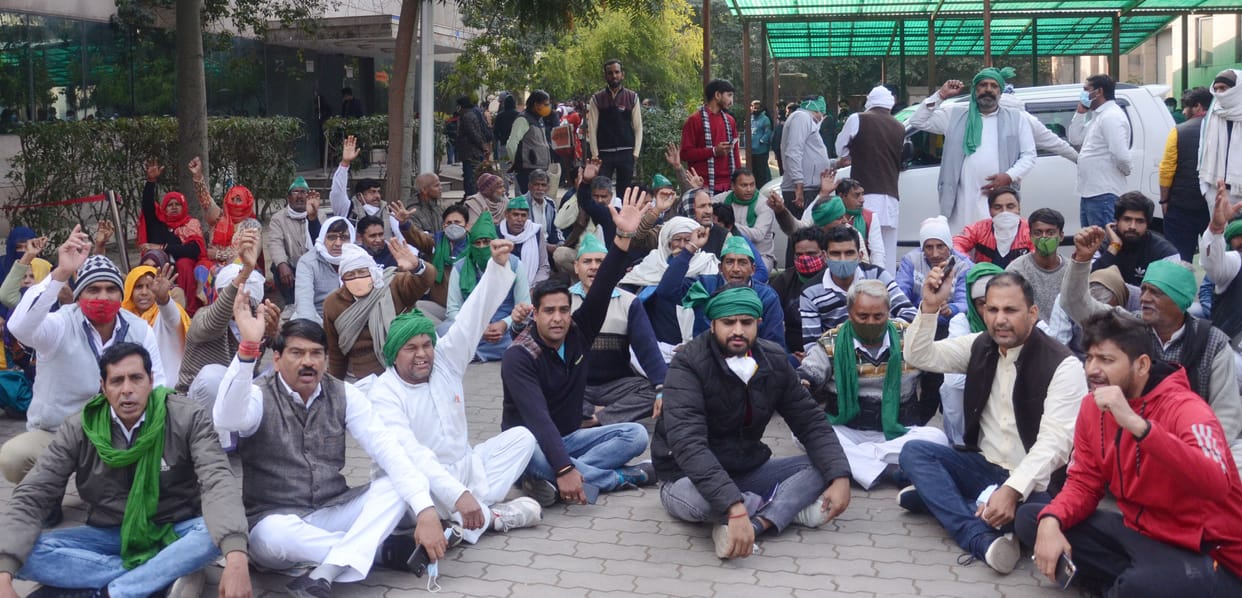 Farmers created ruckus over inconveniences in district hospital