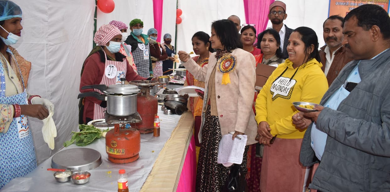 fathepur news,Chanda Devi won the first prize by making the best Kheer and Tahri