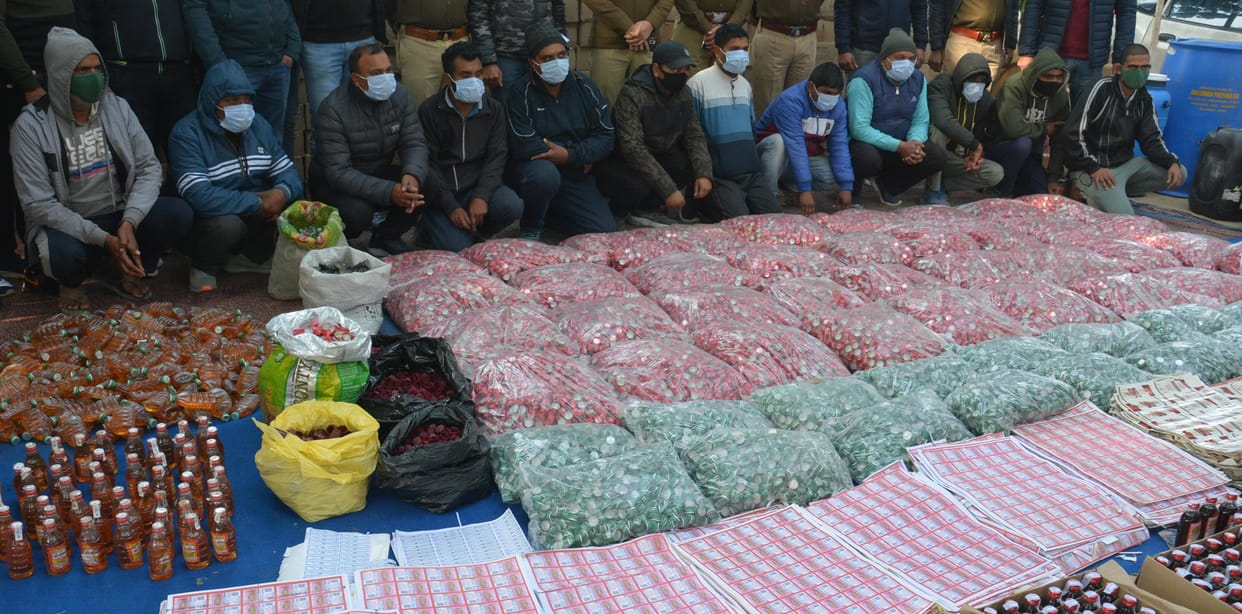 Adulterated liquor worth thirty lakhs recovered, 12 smugglers caught